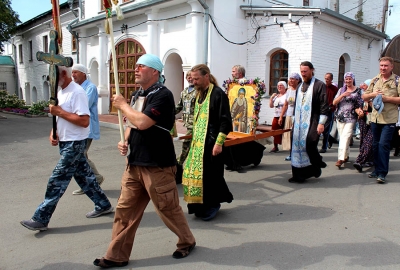 29 июля – 5 августа 2021 г.  – к дню празднования обретения мощей прп. Далмата Исетского в Далматовскую обитель прибыл традиционный крестный ход от восточной границы Шадринской епархии.